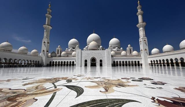 Dubai ve BAE Vizesi 2025: Türkiye’den Birleşik Arap Emirlikleri’ne Nasıl Gidilir? Seyahat Rehberi