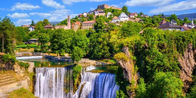 Bosna Hersek Vizesiz Seyahat 2025: Türkiye’den Nasıl Gidilir? Gezi Rotaları ve Kültürel Noktalar