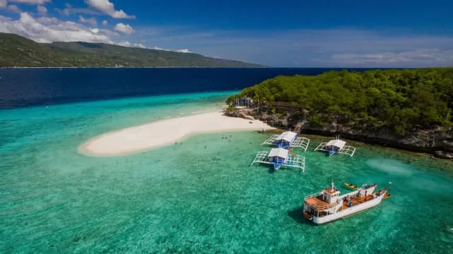 Filipinler Vizesiz Seyahat 2025: Türkiye’den Filipinler’e Ulaşım, Tatil ve Gezi Rotaları
