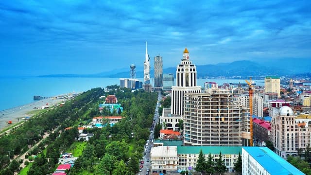 Gürcistan Vizesiz Seyahat 2025: Türkiye’den Gürcistan’a Nasıl Gidilir? Kimlikle Seyahat ve Gezi Bilgileri