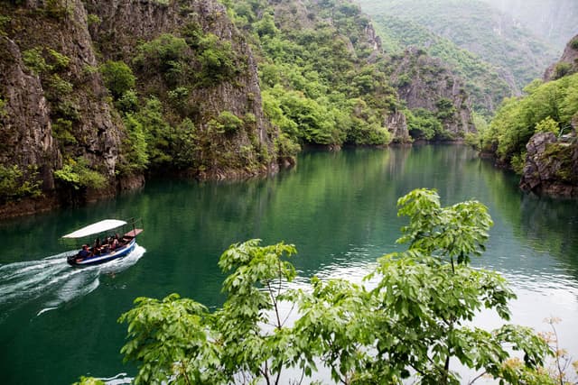 Makedonya Vizesiz Seyahat Rehberi 2025: Türkiye’den Nasıl Gidilir? Tatil ve Gezi Bilgileri